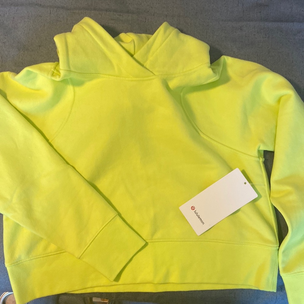Lululemon Loungeful cropped hoodie